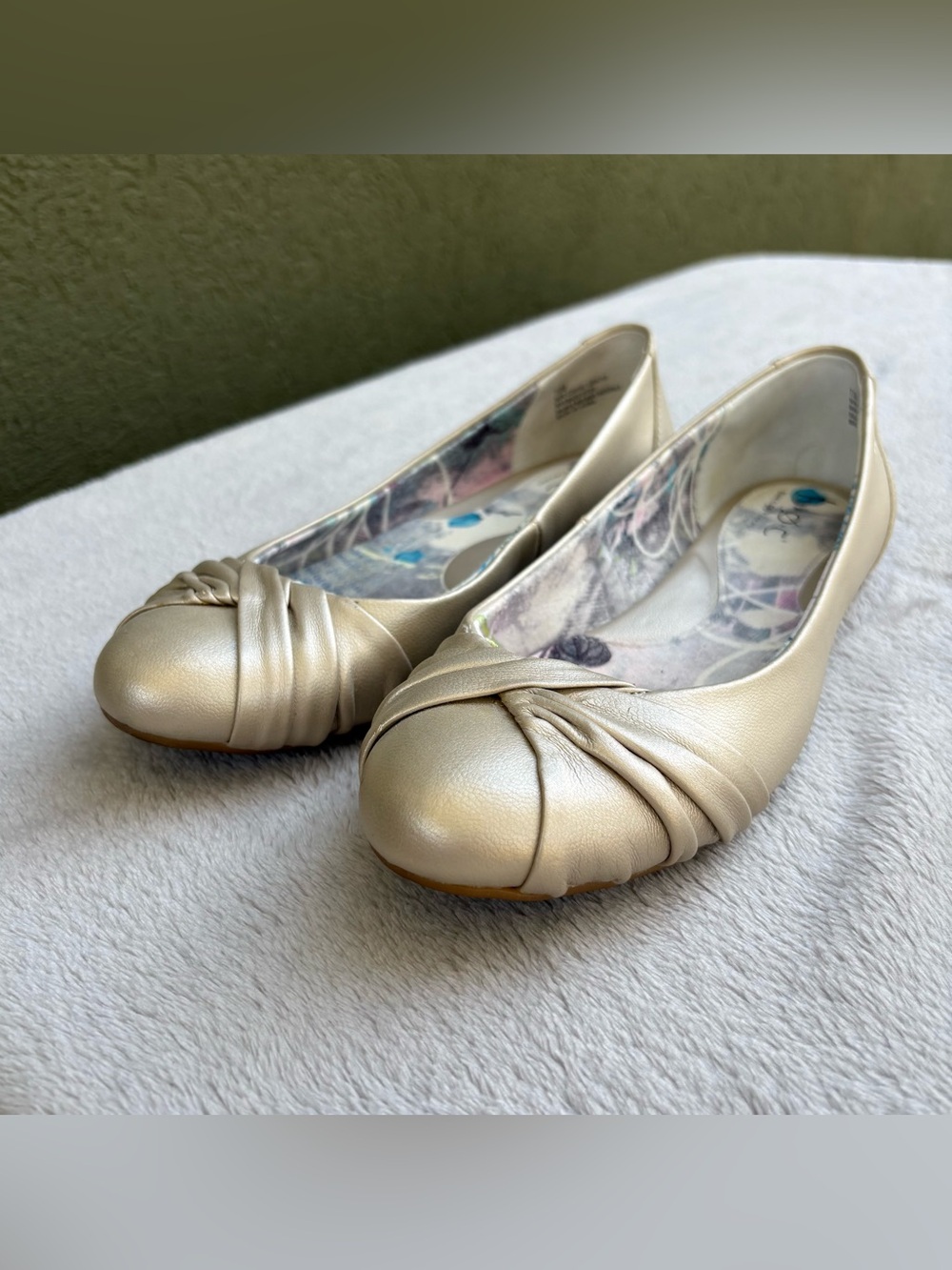BOC Born Concept pale gold metallic ballet flats women’s size 7